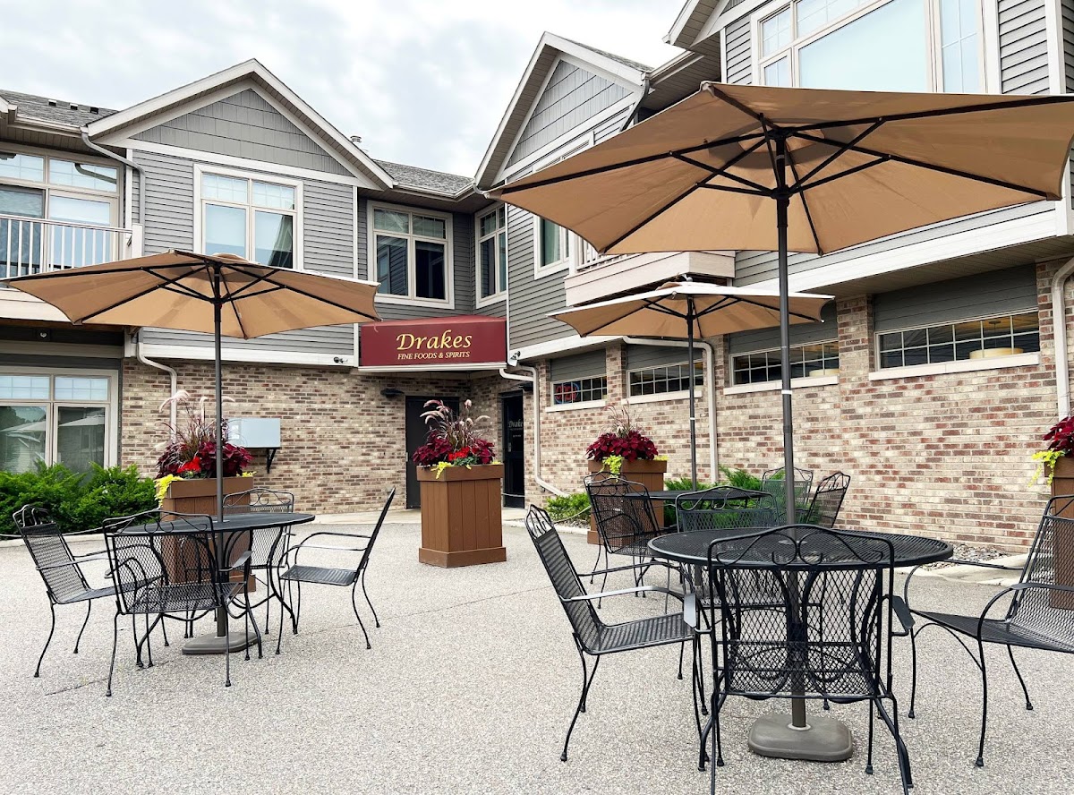 Drakes Fine Food & Spirits